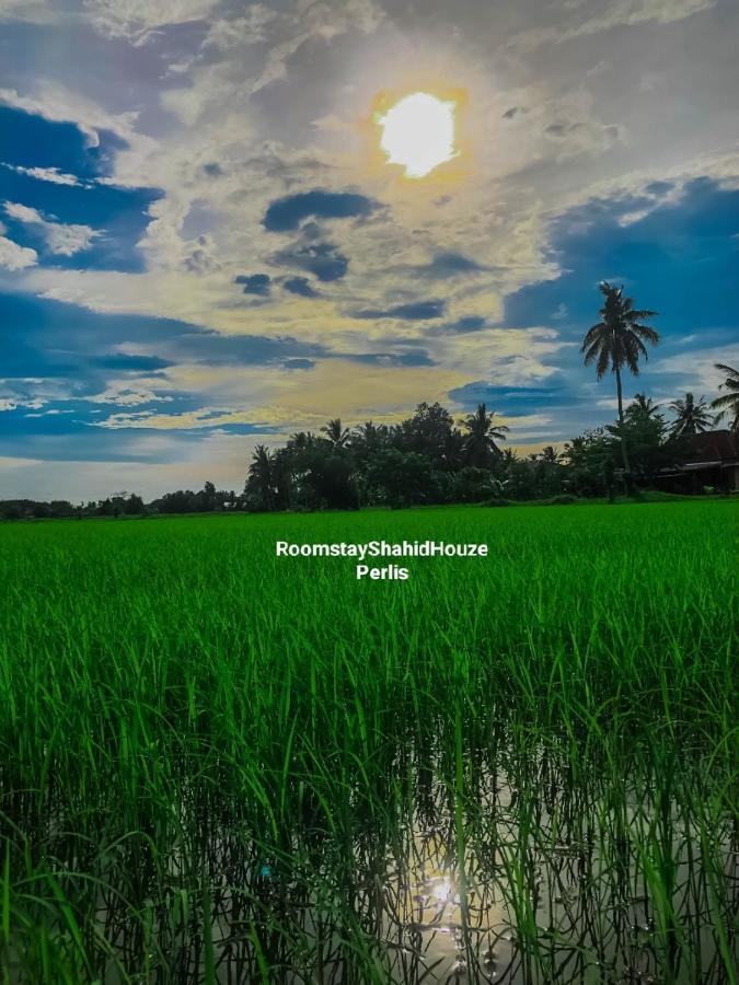 Roomstay Shahid Hou'Ze Kangar Exterior foto