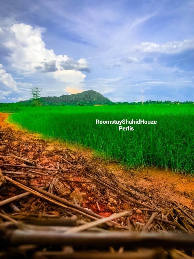 Roomstay Shahid Hou'Ze Kangar Exterior foto